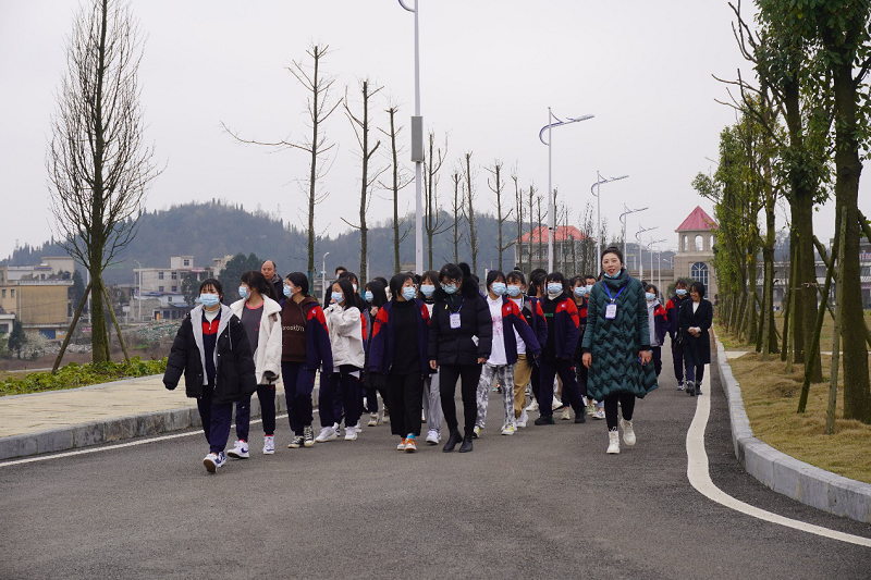 紅湖中學,樂平中學師生來我院參觀學習@貴州民用航空職業學院