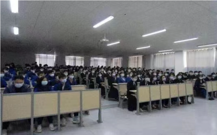 【聚焦二十大】贵州民用航空职业学院教职工生收听收看党的二十大开幕盛况