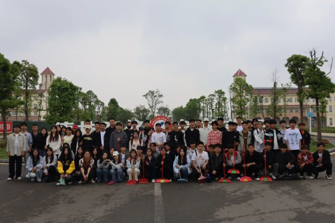 航空管理学院&航空机电学院联合开展大学生社区实践活动