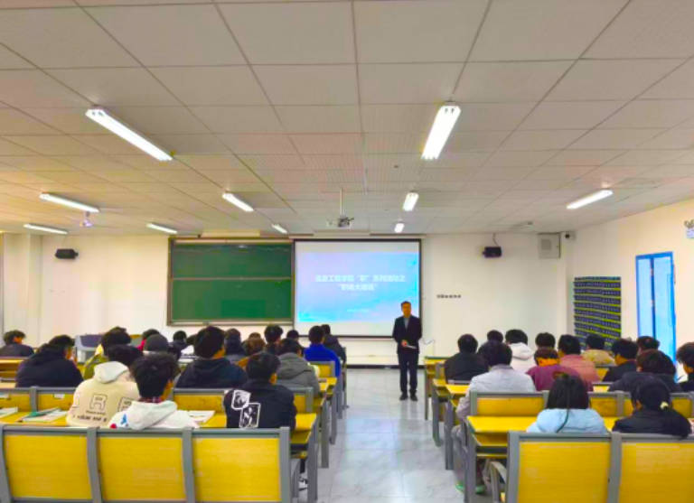 职场大咖说 | 信息工程学院举办专题讲座