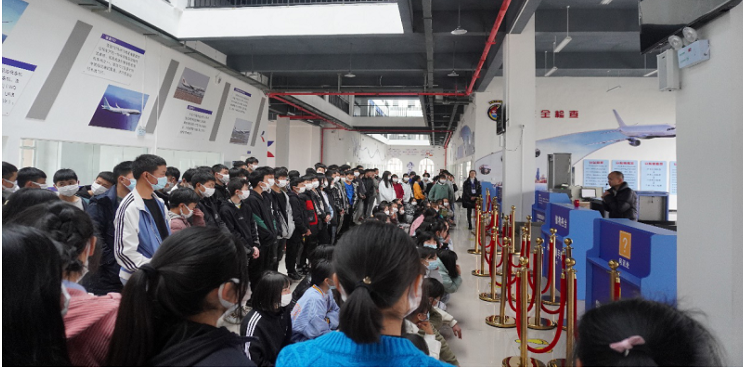 红湖中学、乐平中学师生来我院参观学习